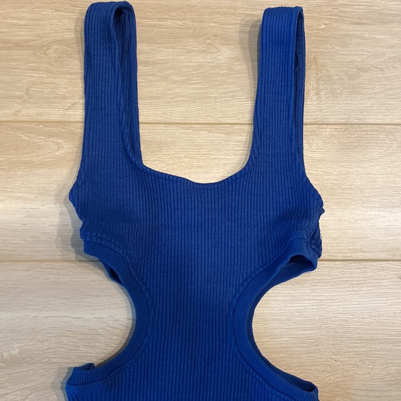 Size small blue cutout dress - Picture 2 of 4